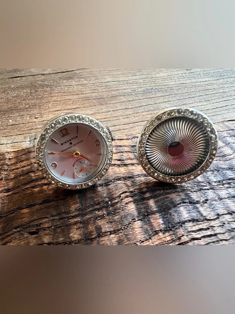 Kingston round watch